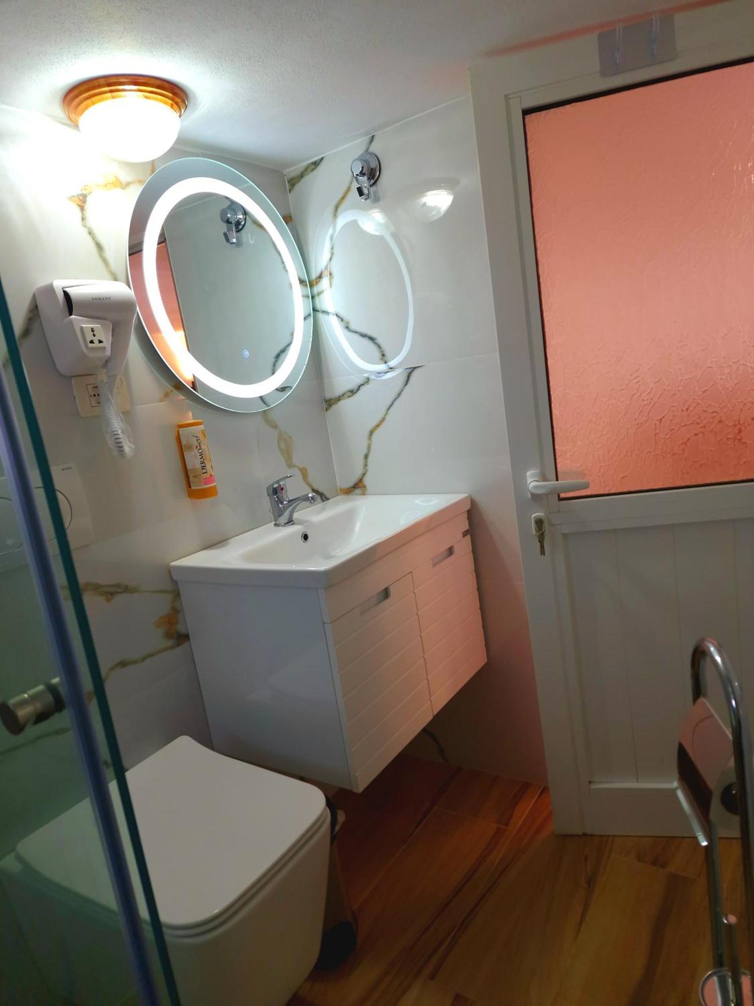 Gjirokastër Apartment Antigona מראה חיצוני תמונה